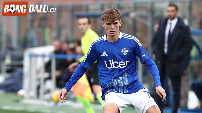 Phong cách thi đấu hiệu quả của tiền vệ công Nico Paz